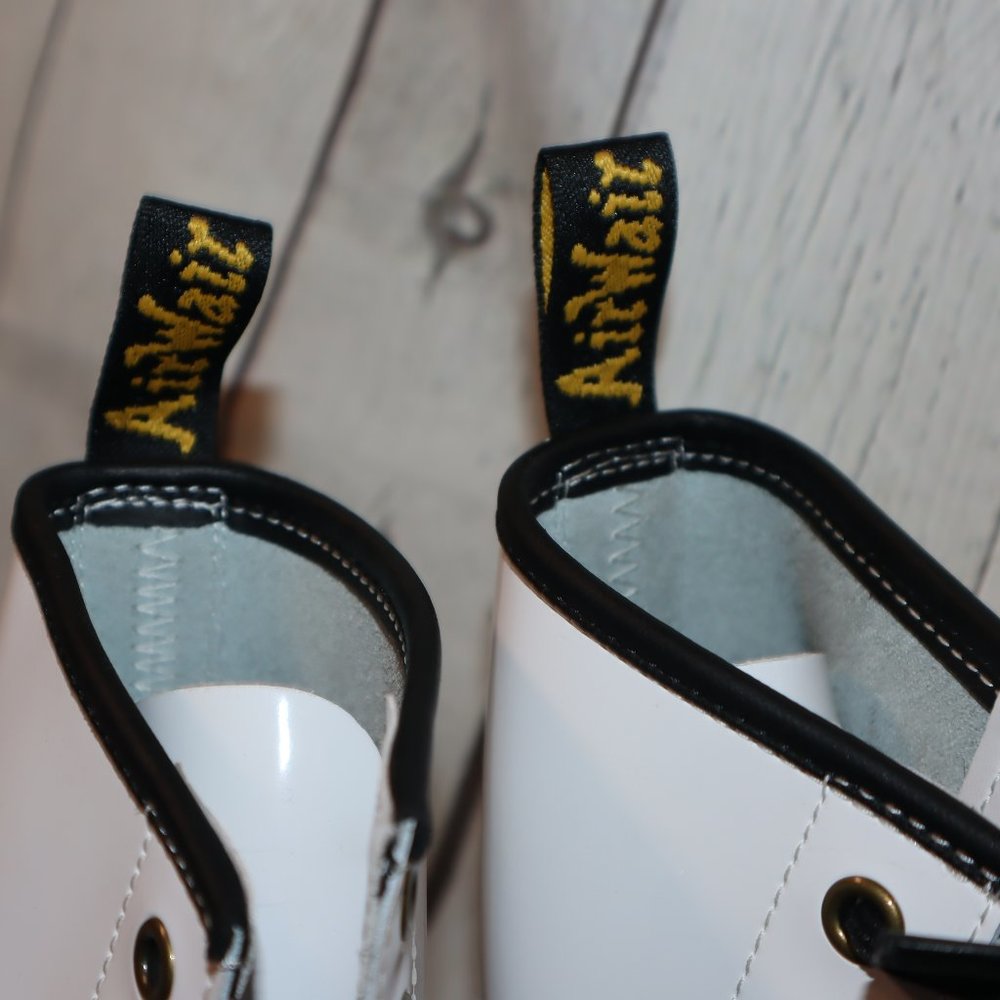Dr. Martens Zavala White Patent Leather 8-Eye Combat Boots Women's Size 8 - Picture 4 of 13